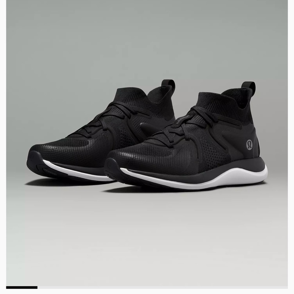 lululemon athletica Black and White Athletic Shoes size 8 - Picture 2 of 5